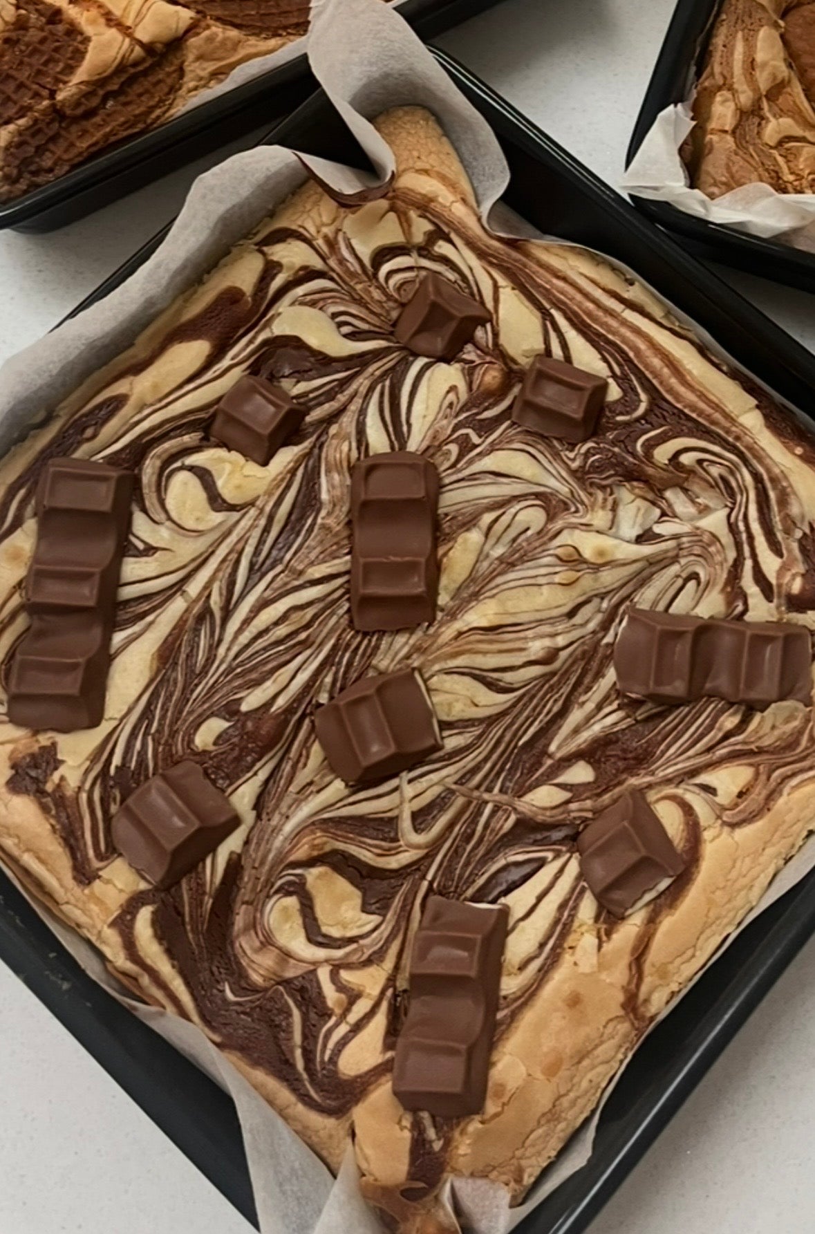 Kinder Blondie Tray (9 Slices)